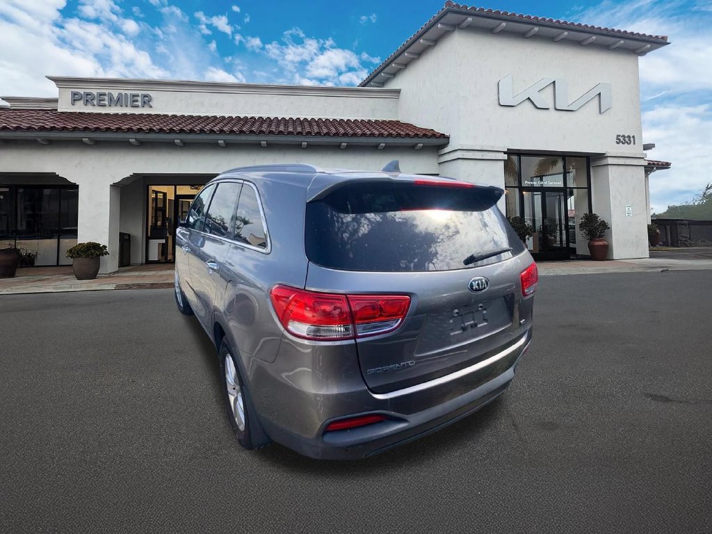 Used 2017 Kia Sorento FWD w/ LX Convenience Package image 5