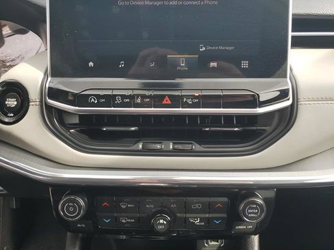 Used 2024 Jeep Compass Limited image 39