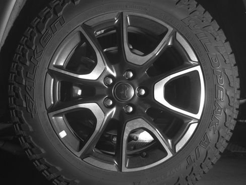 Used 2025 Jeep Compass Trailhawk image 14