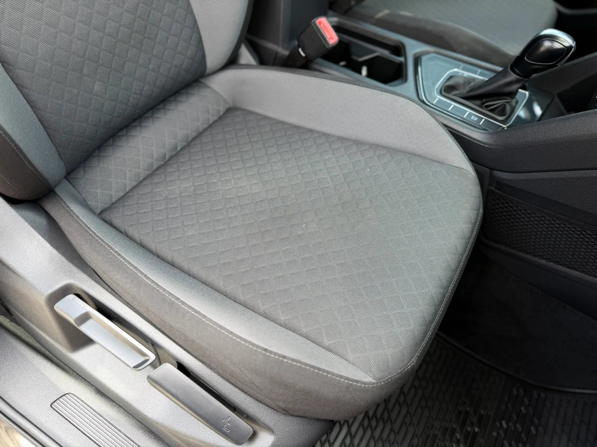 Used 2019 Volkswagen Tiguan S w/ Driver Assistance Package FWD image 9