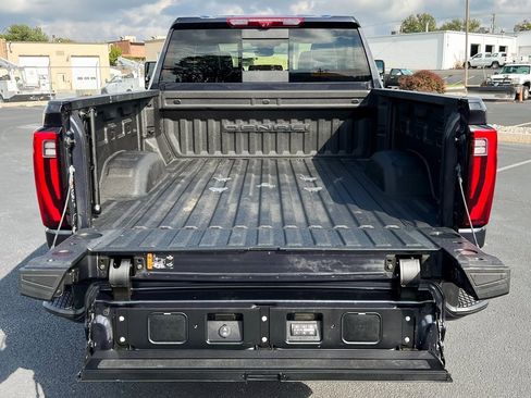 Used 2024 GMC Sierra 2500 Denali Ultimate image 14