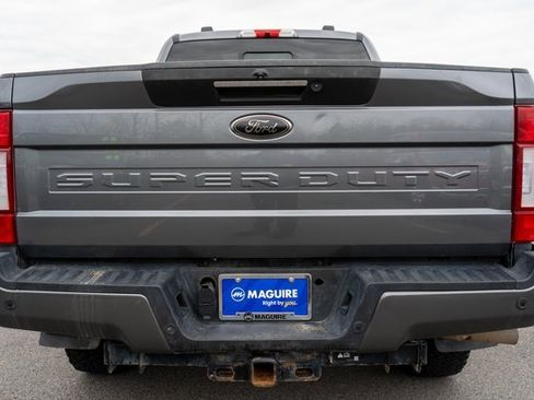 Used 2022 Ford F250 Lariat w/ Black Appearance Package image 7