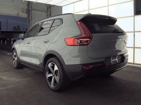 Used 2026 Volvo XC40 B5 Plus AWD/4WD image 10