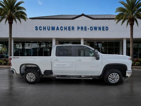 Used 2025 Chevrolet Silverado 2500 LT w/ Convenience Package AWD/4WD image 8