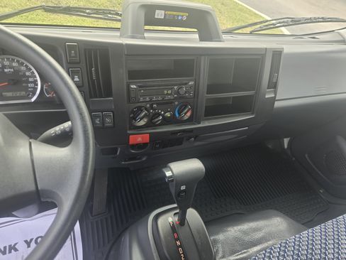 Used 2024 Isuzu NPR image 22