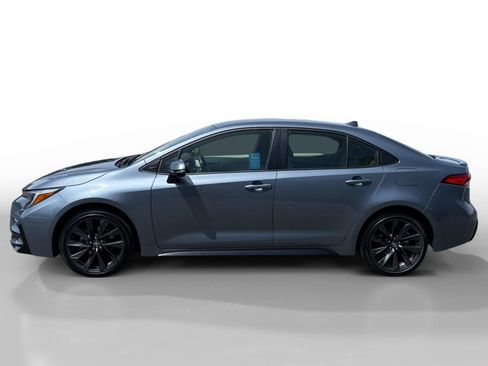 Used 2025 Toyota Corolla SE FWD image 2