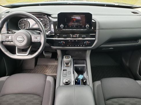 Certified 2025 Nissan Pathfinder SV image 21