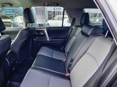 Used 2023 Toyota 4Runner SR5 Premium image 18