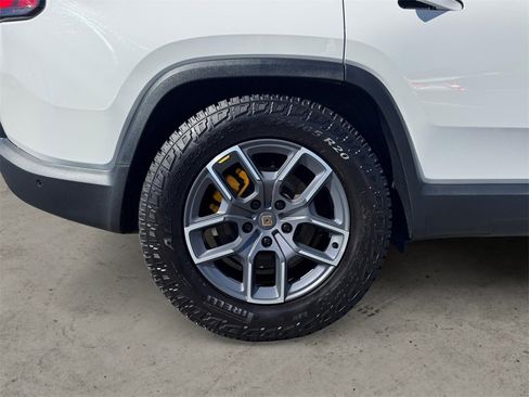 Used 2023 Rivian R1S Adventure image 7