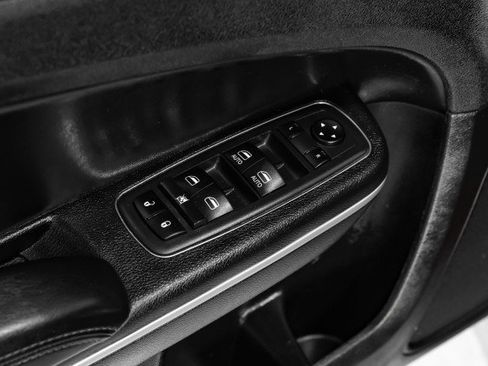 Used 2022 Chrysler 300 S image 43