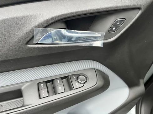 New 2027 Chevrolet Bolt LT w/ Comfort Package FWD image 15