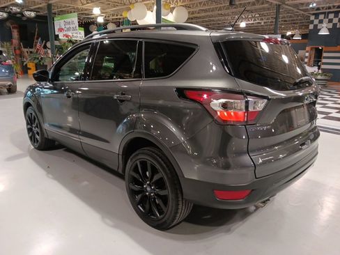 Used 2018 Ford Escape SE w/ SE Sport Appearance Package image 8