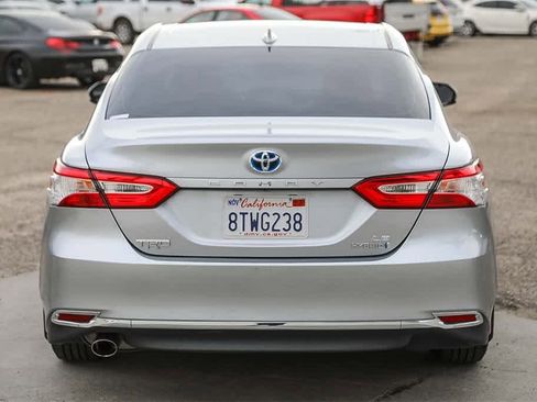 Used 2020 Toyota Camry LE image 5