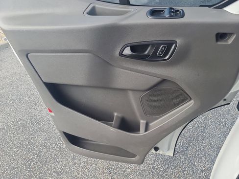 Used 2022 Ford Transit 250 148 High Roof AWD image 19