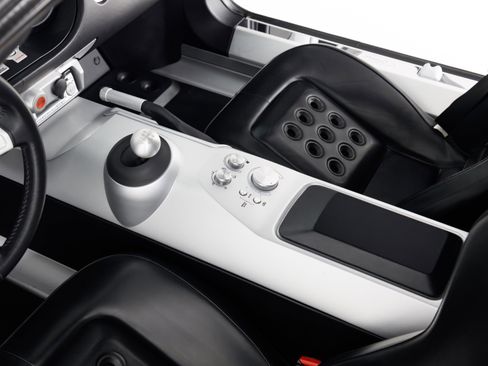 Used 2006 Ford GT RWD image 22