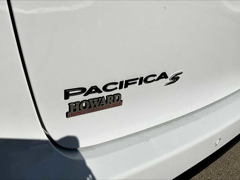 New 2026 Chrysler Pacifica Limited w/ S Appearance Package image 16