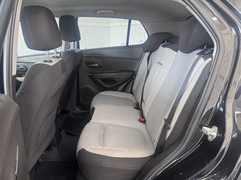 Used 2018 Chevrolet Trax LS FWD image 12