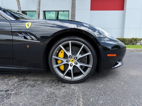 Used 2012 Ferrari California image 20