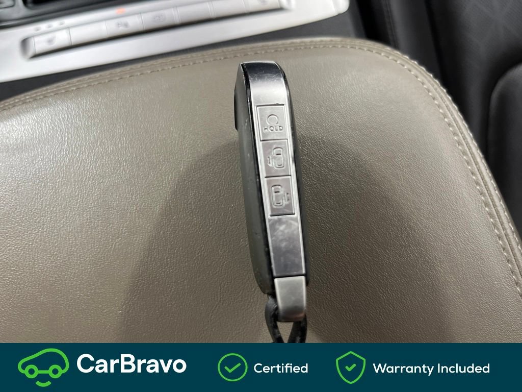 Used 2025 Kia Carnival FWD image 30