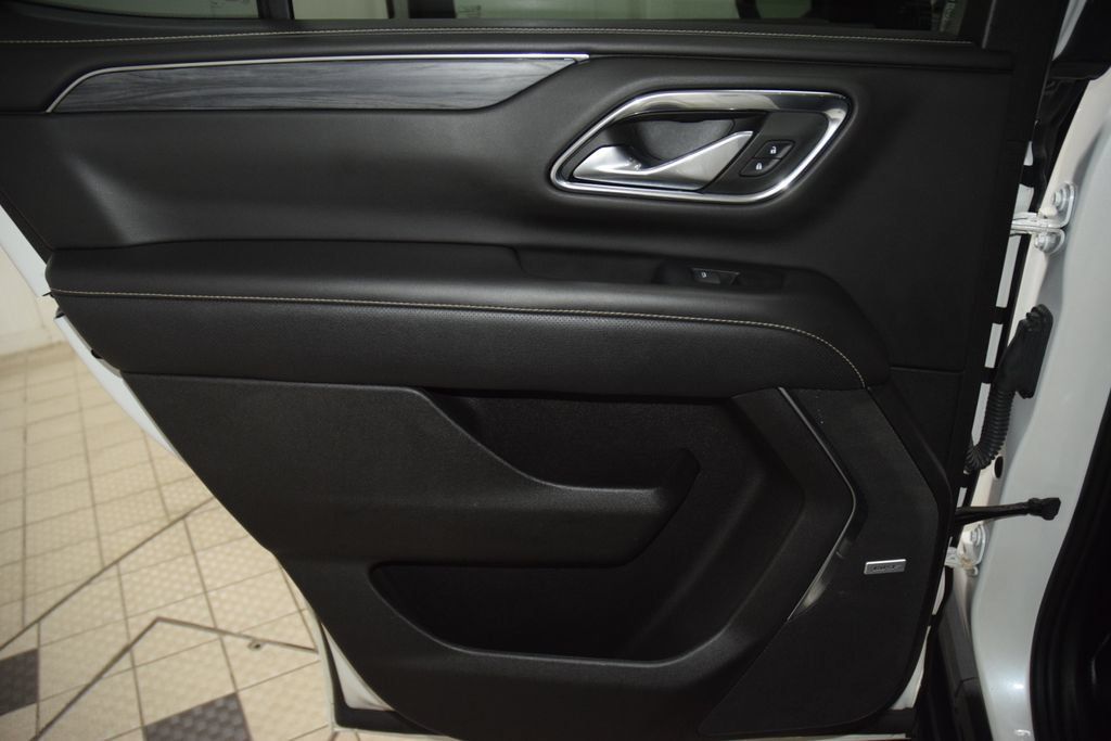 Used 2022 GMC Yukon SLT w/ SLT Luxury Package AWD/4WD image 47
