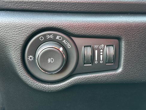 New 2026 Chrysler Pacifica Limited w/ S Appearance Package image 12