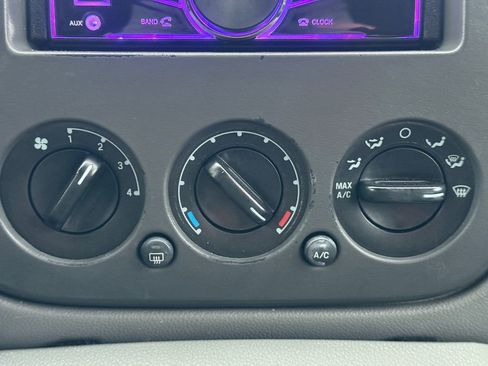 Used 2005 Ford Expedition XLT image 29