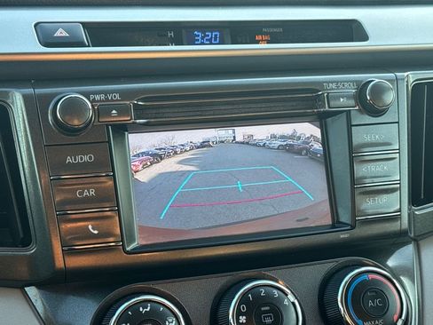 Used 2015 Toyota RAV4 LE image 22