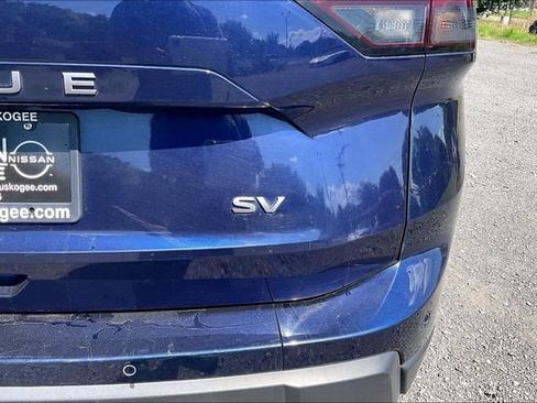 Used 2024 Nissan Rogue SV FWD image 23