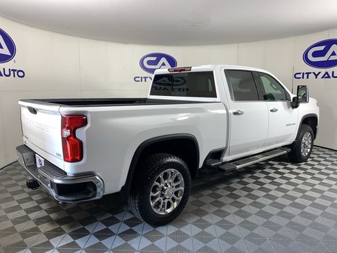 Used 2024 Chevrolet Silverado 2500 LTZ w/ LTZ Convenience Package AWD/4WD image 3