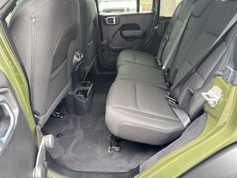 Used 2021 Jeep Wrangler Unlimited Sport AWD/4WD image 28