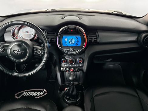 Used 2019 MINI Cooper 4-Door Hardtop image 21