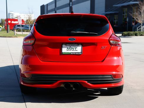 Used 2017 Ford Focus ST image 12