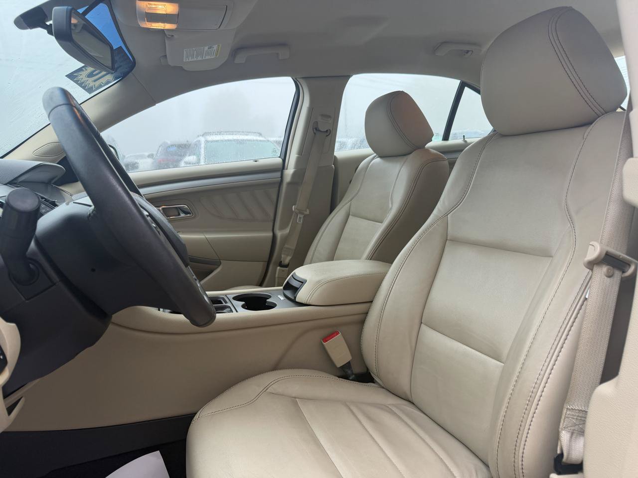 Used 2018 Ford Taurus SEL FWD image 10