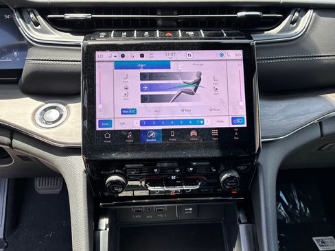 New 2025 Jeep Grand Cherokee Overland w/ Adv Protech Group III image 19