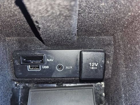 Used 2019 Land Rover Discovery Sport HSE image 32