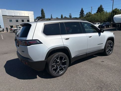 Used 2026 Jeep Cherokee Overland w/ Advanced Pro Tech Group AWD/4WD image 6