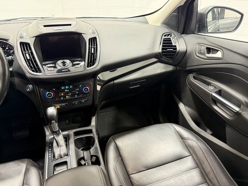 Used 2017 Ford Escape Titanium image 41