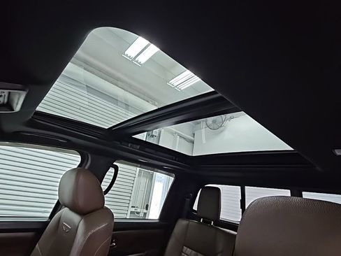 Used 2020 Nissan Titan Platinum Reserve w/ Moonroof Package image 30