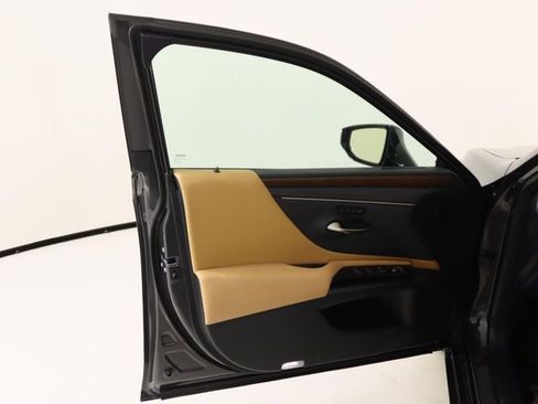 New 2025 Lexus ES 350 w/ Premium Package image 10