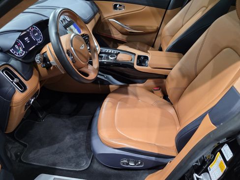 Used 2021 Aston Martin DBX image 17