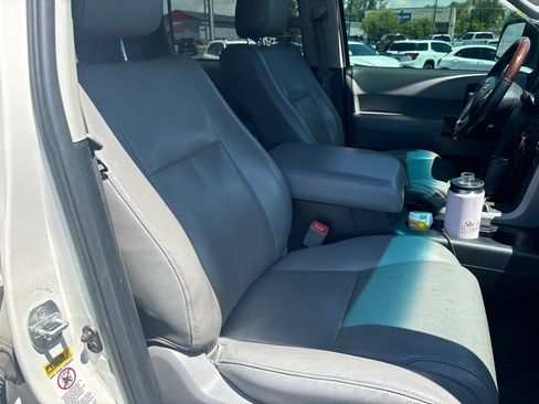 Used 2015 Toyota Sequoia Platinum AWD/4WD image 18