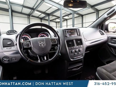 Used 2019 Dodge Grand Caravan SE FWD image 15