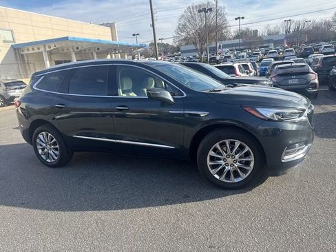 Used 2020 Buick Enclave Essence w/ Sound and Sites Package image 4