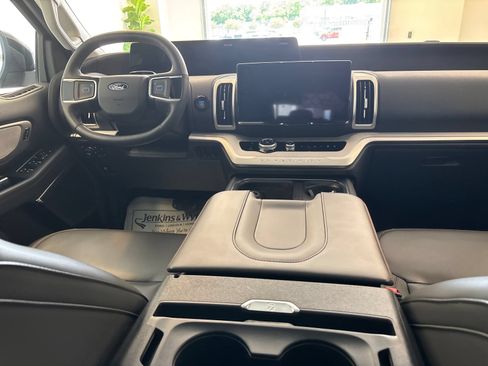 Certified 2025 Ford Expedition Max Active AWD/4WD image 8