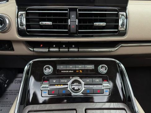 Used 2024 Lincoln Navigator L Reserve AWD/4WD image 34