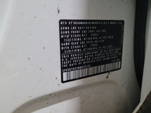 Used 2021 Volkswagen Tiguan SE image 33