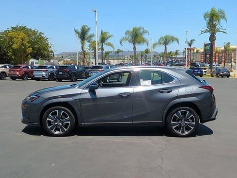 New 2026 Lexus UX 300h FWD image 8
