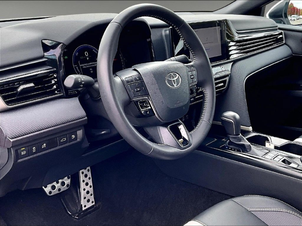 Used 2026 Toyota Camry SE FWD image 8