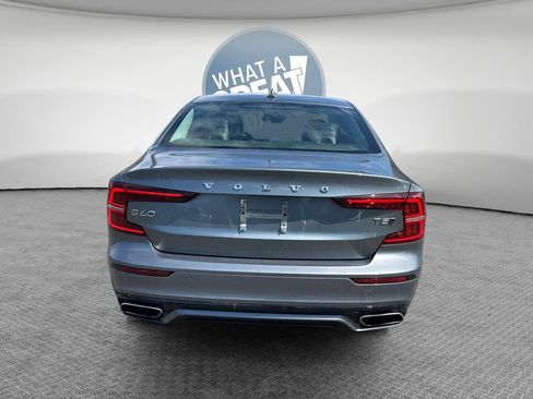 Used 2021 Volvo S60 T5 Momentum image 5