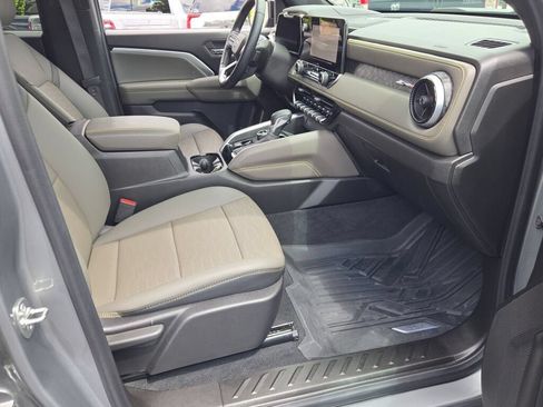 Certified 2024 Chevrolet Colorado ZR2 w/ ZR2 Convenience Package III AWD/4WD image 13